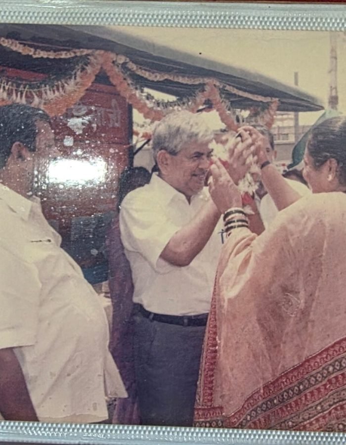 5c3fa543 0666 456d b0e2 6b8df532e9cb